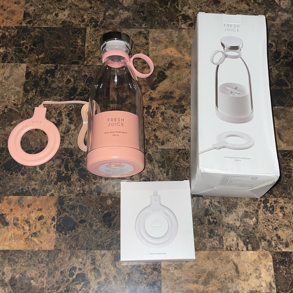Pink Portable mini blender. - Picture 3 of 4